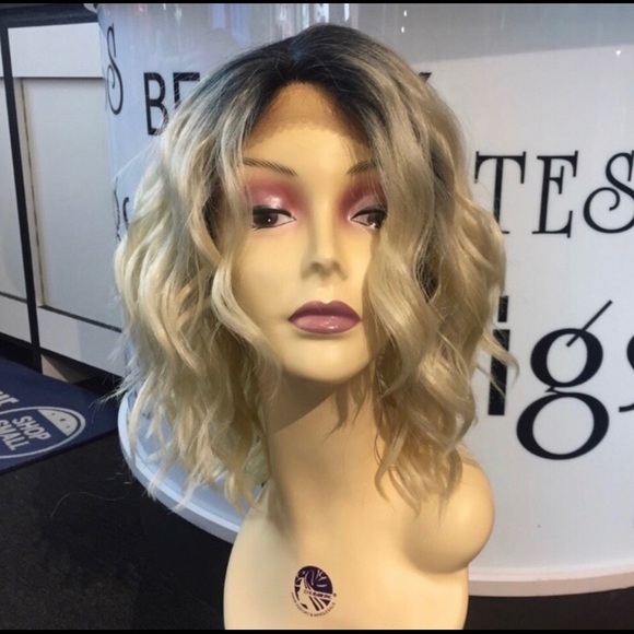 Accessories - Wig ombré Lacefront Blonde Mix Wavy Bob Style 2020
